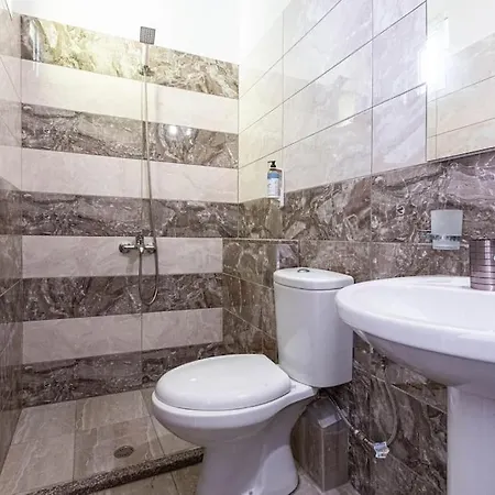 Potamsea Bliss 3 - Front, Sun Beds & Parking דירה